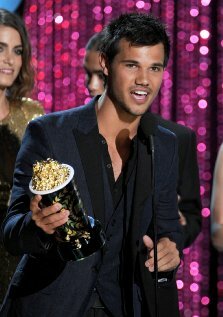 Церемония вручения премии MTV Movie Awards 2012 (2012) постер