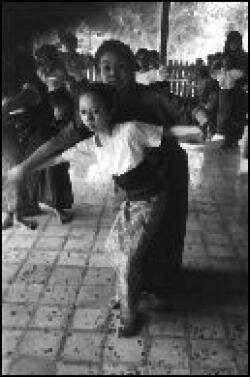 Транс и танец на Бали (1952) постер