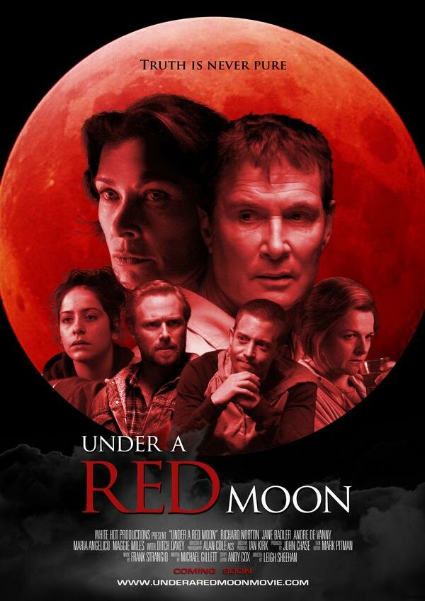 Под красной луной (2008) постер
