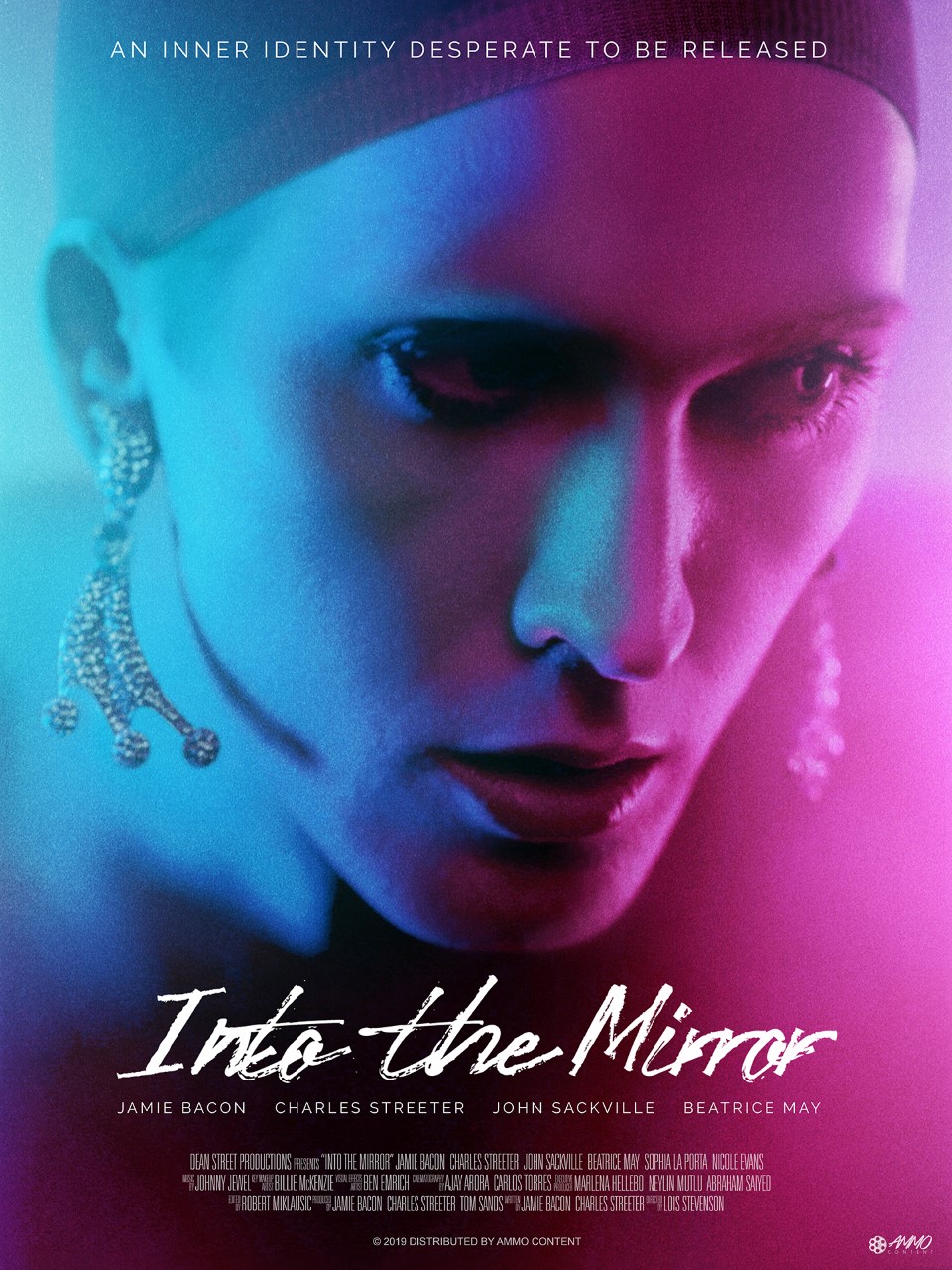 В зеркале (2018) постер